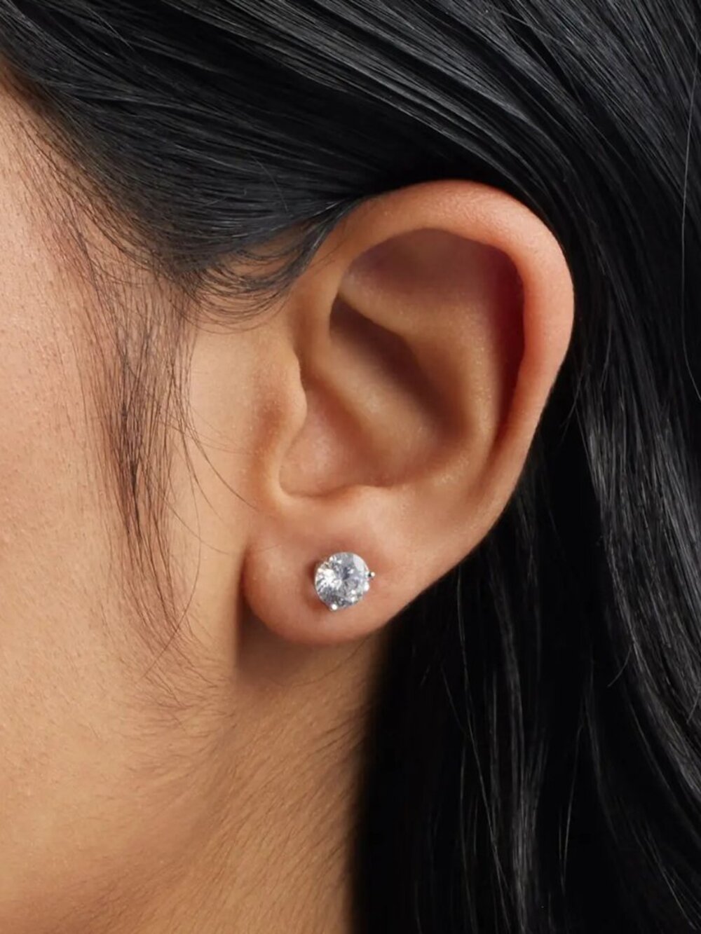 Sparkling Round Stud Earrings— Elegant Silver Tone 2 karat